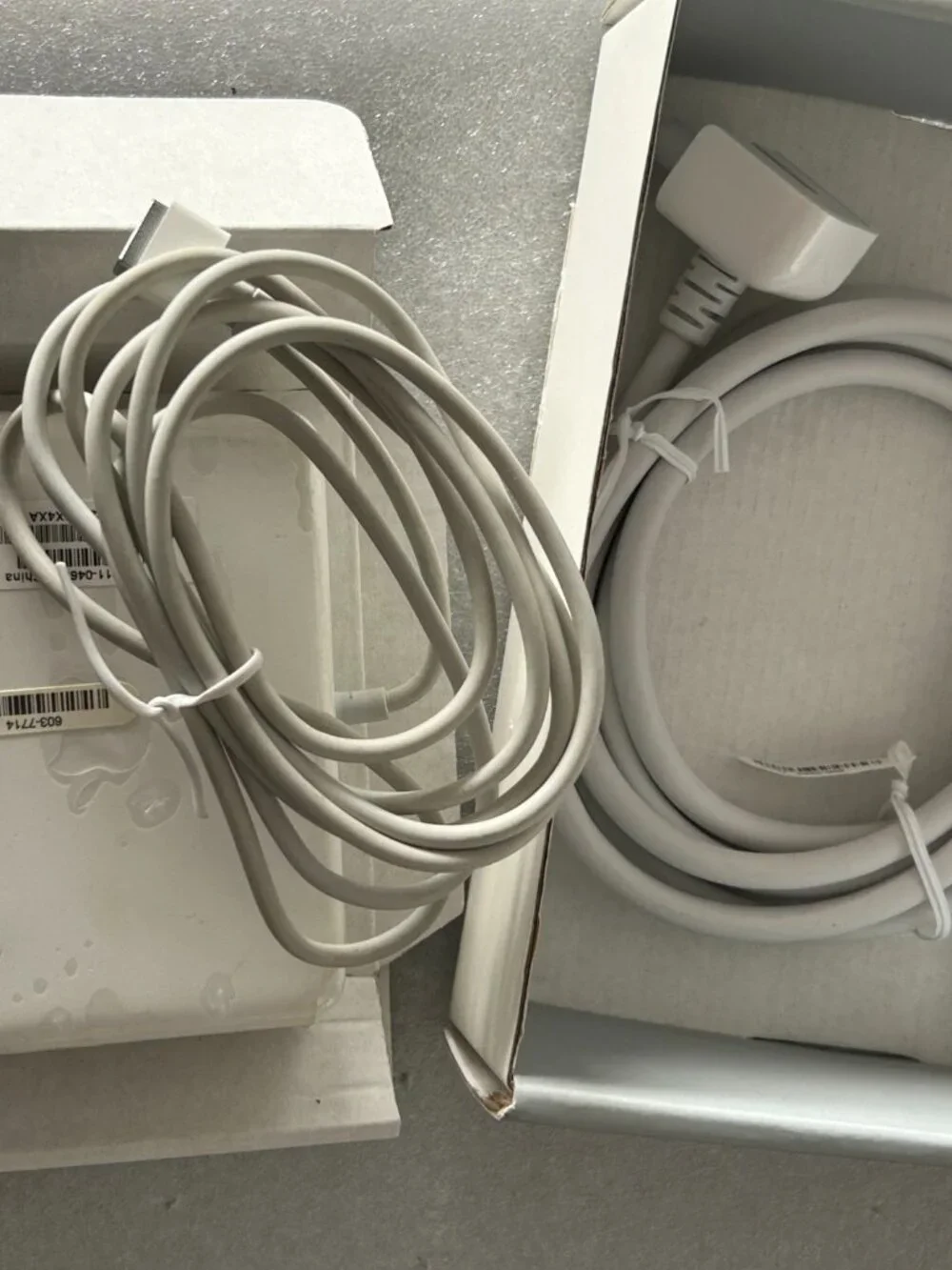 Genuine APPLE MA357LL-A 85W MagSafe Power Adapter Open-Box NEW